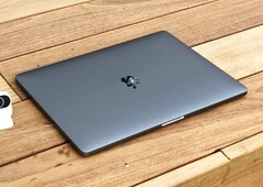 Apple si dice che presto lancerà il suo primo MacBook con un chipset iPhone