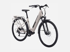 L&#039;e-bike Intersport NAKAMURA CROSSOVER V ha un&#039;autonomia di assistenza fino a 100 km (~62 miglia). (Fonte: Intersport)