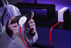 Il compatto radiatore di raffreddamento a liquido di OnePlus è dotato di un disco di ricarica wireless magnetica. (Fonte: OnePlus)