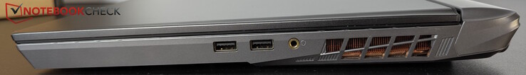 A destra: 2x USB-A 3.2 (10 Gbps), jack per le cuffie