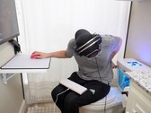 Basically Homeless ha costruito un intero PC da gioco all'interno di un sistema di toilette, per di più piuttosto potente. (Fonte: Basically Homeless)