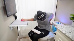 Basically Homeless ha costruito un intero PC da gioco all'interno di un sistema di toilette, per di più piuttosto potente. (Fonte: Basically Homeless)