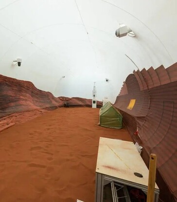 CHAPEA è un habitat di 1.700 metri quadrati creato per sembrare la superficie di Marte. (Fonte: NASA)