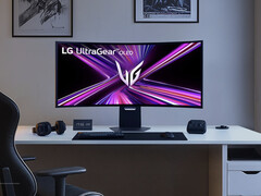 L'UltraGear OLED 45GX950A presenta una curvatura di 800R. (Fonte: LG)