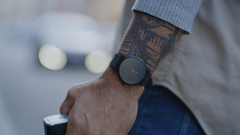 Lo smartwatch NORM 1 ha un display OLED nascosto e funzioni per la salute. (Fonte: NORM via Kickstarter)