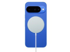 Il Pixel 10 (nella foto) non richiederà una custodia magnetica per la ricarica magnetica wireless. (Fonte: Evan Blass)