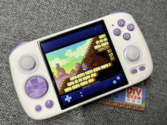 Il Cubo RG dovrebbe essere abbastanza potente da emulare i giochi per Gamecube e PlayStation 2. (Fonte immagine: Discord)