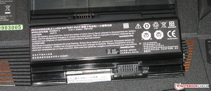 La batteria rimovibile ha una capacità di 49 Wh.