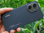 Honor 400 (nella foto) è stato lanciato a giugno, ma una fuga di notizie afferma che un successore è in arrivo nel corso dell'anno. (Fonte: Notebookcheck)