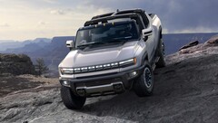 Il pick-up elettrico Hummer EV con capacità fuoristradistiche ha un&#039;autonomia autostradale sorprendentemente decente a 70 miglia orarie (Immagine: GMC)