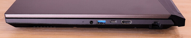 Porta cuffie combinata, USB-A 3.2 Gen 1, USB-C 3.2 Gen 1 con DisplayPort; HDMI 2.1 (4K/120 Hz, 8K/60 Hz), RJ 45 (GBit/s LAN, 10/100/1000)