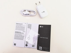 LG Q7 Plus contenuto della confezione