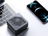 L'EM780 viene fornito con un Ryzen 7 7840U, 32 GB di RAM e due SSD in Europa. (Fonte: MINISFORUM)