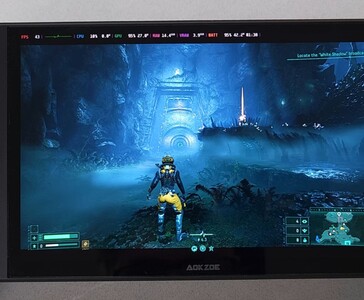 Returnal in esecuzione su un palmare AMD Ryzen AI 9 HX 370, che mostra sullo schermo un benchmark delle prestazioni nel gioco. (Fonte immagine: The Phawx)