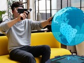 Cuffie per la realtà mista Zappar Zapbox con controller bluetooth. (Fonte: Zappar)