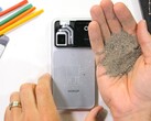L’Honor Robot Phone non dovrebbe entrare in contatto con troppo sporco, almeno la sua fotocamera con giunto cardanico non dovrebbe.