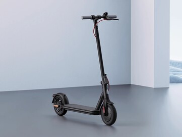 Il vecchio scooter elettrico Xiaomi 4 Lite. (Fonte: Xiaomi)