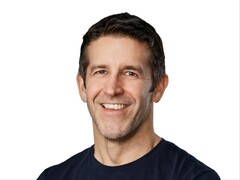 John Ternus è il nuovo CEO di Apple dopo i 15 anni di mandato di Tim Cook.