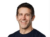 John Ternus è il nuovo CEO di Apple dopo i 15 anni di mandato di Tim Cook.