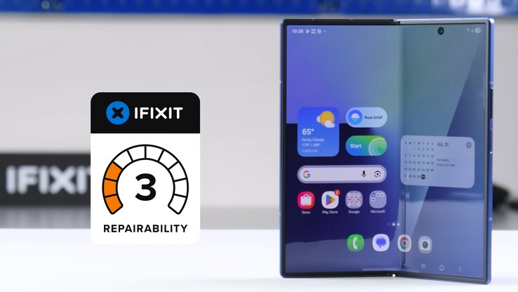 Il Samsung Galaxy Z Fold 7 riceve solo un punteggio di 3 su 10 per la riparabilità da iFixit.