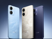 L'iQoo Z11i è disponibile nelle varianti di colore oro del deserto, ombra d'inchiostro e azzurro 