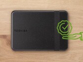 L’hard disk Toshiba presenta un design estremamente essenziale con una finitura di colore nero 
