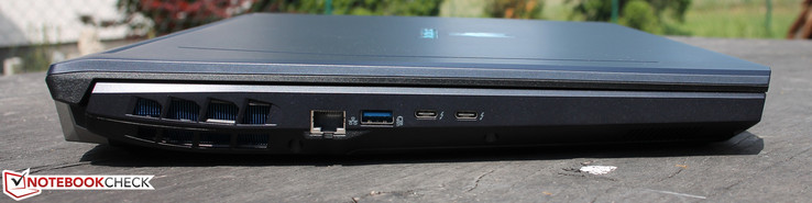 Ethernet (Killer) USB 3.0 + Charge, 2x Type-C Thunderbolt with USB 3.1 Gen2 e DisplayPort
