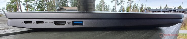 A sinistra: 2x Thunderbolt 4, HDMI 2.1, USB-A 3.2 Gen 1 (5 Gbit/s)