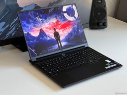 Recensione di Lenovo  7 16 G9: Lenovo Legion 7 16 G9. Dispositivo per la recensione fornito da: