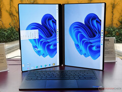 Il portatile modulare è alimentato da un processore Arrow Lake. Nella foto: il sistema in configurazione dual-display.