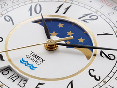 La riedizione del Timex 1990 con quadrante con fasi lunari e calendario