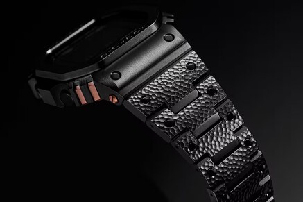 Nonostante il bracciale in titanio massiccio, il peso è contenuto a 112 g (fonte: Casio)