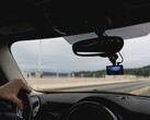 Un'auto con una dashcam (fonte: Nicole Logan/Unsplash)