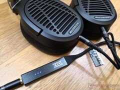 Il minuscolo adattatore THX Onyx DAC da USB-C a 3,5 mm da 199 dollari supporta il rendering MQA per gli audiofili in movimento