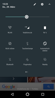 Il Nokia 2 ha un menu a discesa che fa accedere a molte funzioni rapide