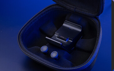 Una stazione di ricarica è inclusa nella confezione (Fonte: Asus)