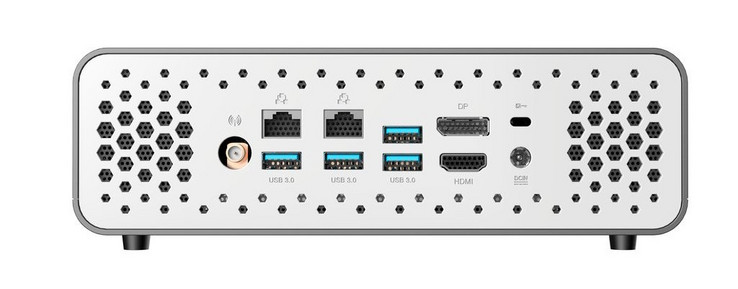 Antenne rimovibili, 2x Gigabit Ethernet, 4x USB 3.0 Tipo A, HDMI 2.0, Ful Full-Ethernet: Antenne staccabili, 2x Gigabit Ethernet, 4x USB 3.0 tipo A, HDMI 2.0, DisplayPort 1.2, Kensington Lock, adattatore AC (Fonte: Zotac)