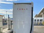 La pila Megacharger di Tesla (immagine: RodneyaKent/X)