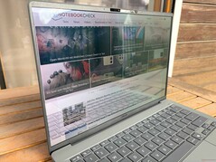 All'aperto (giornata luminosa, senza luce solare diretta)