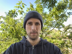 immagine della fotocamera frontale da 12 megapixel