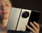 Oltre al colore principale, il viola, l’Huawei Mate XT2 sarà disponibile anche nelle varianti oro/bianco e oro/nero.