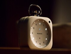 L'orologio visualizza l'ora utilizzando la luce al posto delle lancette.
