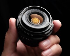 Il Thypoch Ksana 21mm f/3.5 vuole offrire un'elevata qualità dell'immagine in un formato compatto (Fonte: Thypoch)
