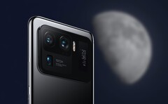 Lo Xiaomi Mi 11 Ultra è capace di uno zoom ottico 5x e di uno zoom digitale 120x. (Fonte immagine: Xiaomi/Alvin Tse - modificato)