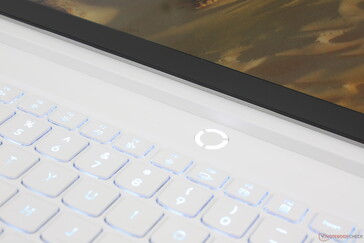 Il pulsante di accensione non è abilitato alle impronte digitali. Inoltre, la sua luce brillante può distrarre durante il gioco e non può essere disattivata