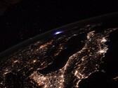 Un'immagine della Terra ripresa dalla ISS, che mostra un temporale in lontananza. (Fonte immagine: Flickr/CC/ESA/NASA-T. Pesquet)