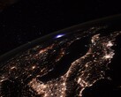 Un'immagine della Terra ripresa dalla ISS, che mostra un temporale in lontananza. (Fonte immagine: Flickr/CC/ESA/NASA-T. Pesquet)