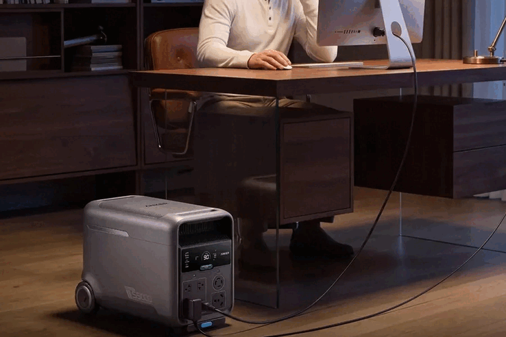 Le prese includono uscite a 240V e attacchi per camper, oltre a prese standard, USB-A e una porta USB-C da 100W.