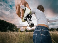 Shure MV88 USB-C si collega facilmente a uno smartphone per la registrazione audio mobile (Fonte: Shure)