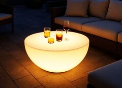Philips Hue Go XXL era un pesce d'aprile dell'anno scorso, ma ora sembra essere un prodotto reale.